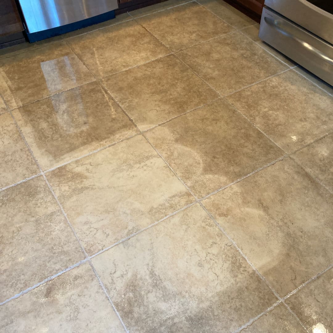 https://cdn.renewcleaningservices.net/wp-content/uploads/2020/12/tile-floor-cleaning-scottsdale.jpg